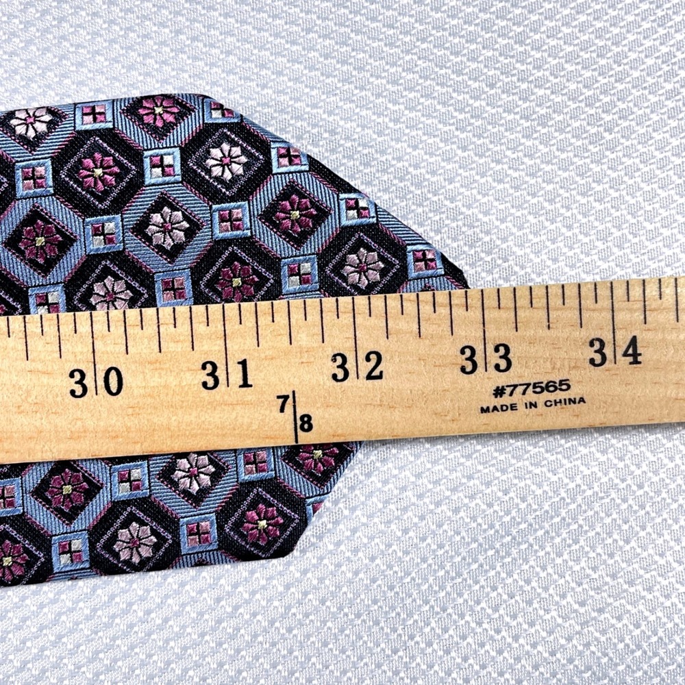 Piattelli Platinum Mens Silk Tie Blue Pink Geometric Medallion Made in USA - Picture 3 of 3
